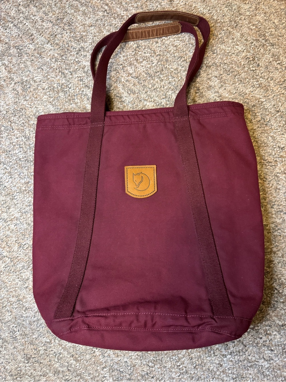 Fjällräven totepack no. 1 in burgundy